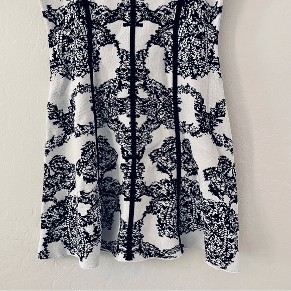 Gianni Bini Black And White Damask Sweater Dress S - Picture 4 of 7